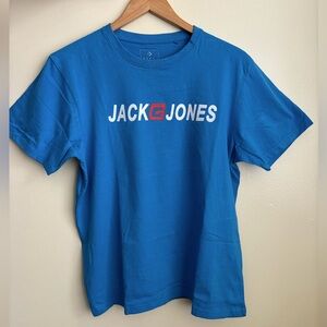 Completely NEW. Basic T shirt. 100% cotton material. Size: M.